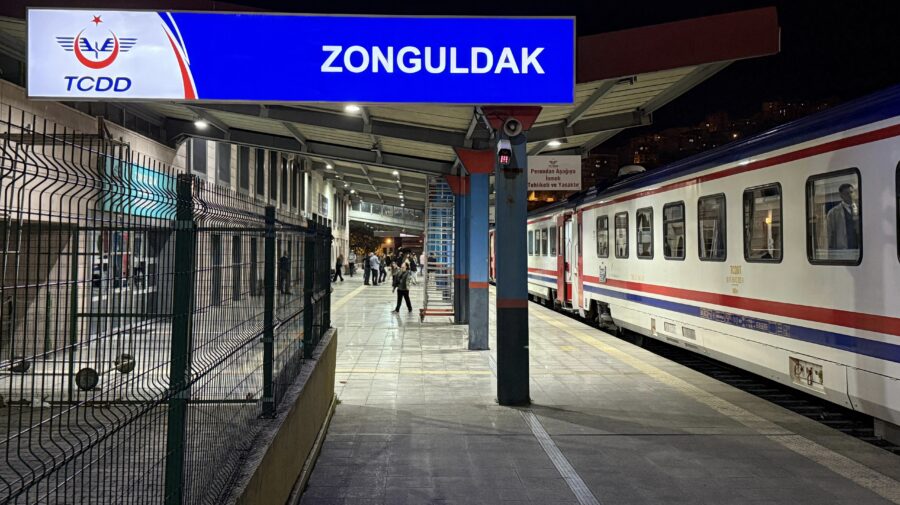 Zonguldak Valiliği ve BAKKA’nın düzenlemiş olduğu Turistik Kara Elmas tren yolculuğu başladı