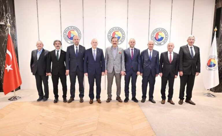 Arslan Keleş, TOBB Yüksek Divan Kurulu toplantısına katıldı ve Başkan Hisarcıklıoğlu’nu ziyaret etti