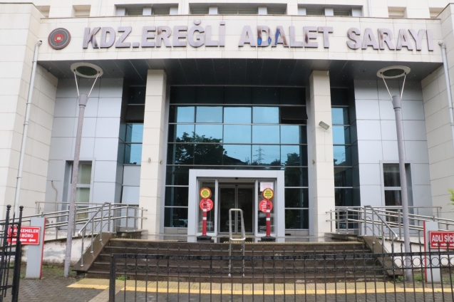 Tutuklanan sanık adliye binasının penceresinden atladı