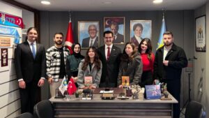 Zonguldak’ta 23 Nisan coşkusu: Koltuk Işıl’a devredildi, çocuklara hediyeler dağıtıldı