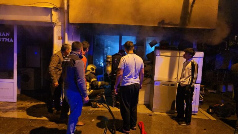 Kdz.Ereğli’de yangın… Beyaz eşya tamirhanesi küle döndü