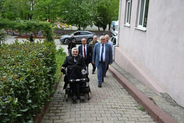 Yiğit ve Demirkol’dan engelli vatandaşlara destek mesajı