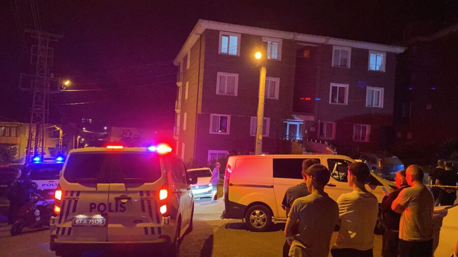 Motosikletli saldırgan dehşet saçtı: 5 el ateş açıp kaçtı