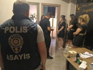 Ereğli’de masaj salonlarına polis baskını