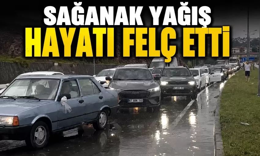 Sağanak yağış Kdz. Ereğli’yi vurdu: Terminal kavşağı trafiğe kapandı